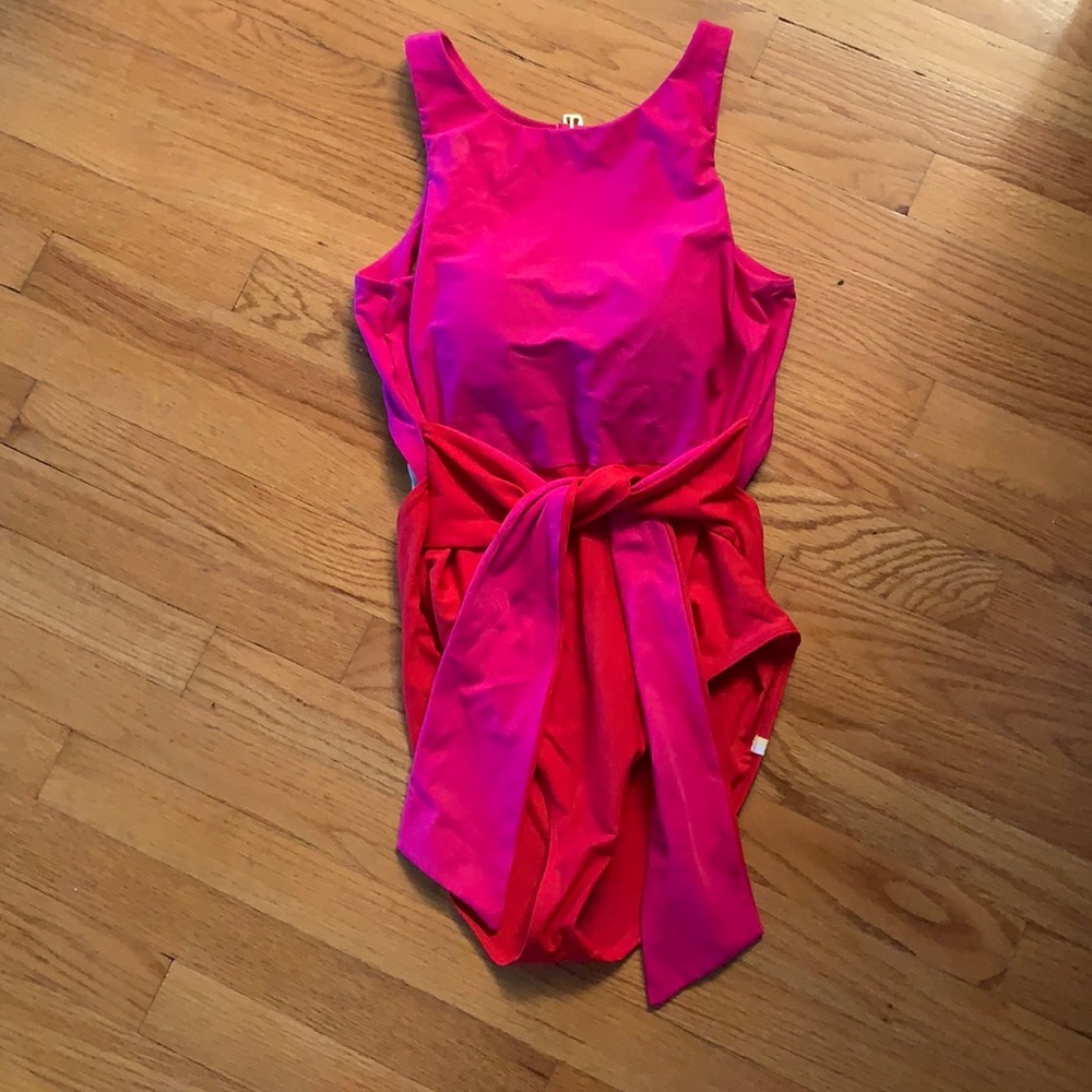 Summersalt tie-belted cove bathing suit sz 8